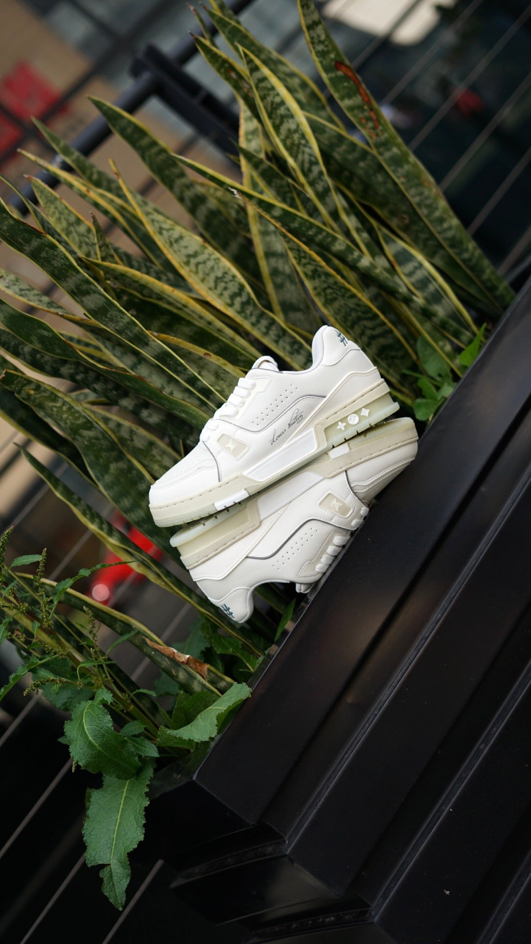 LOUIS VUITTON BEIGE