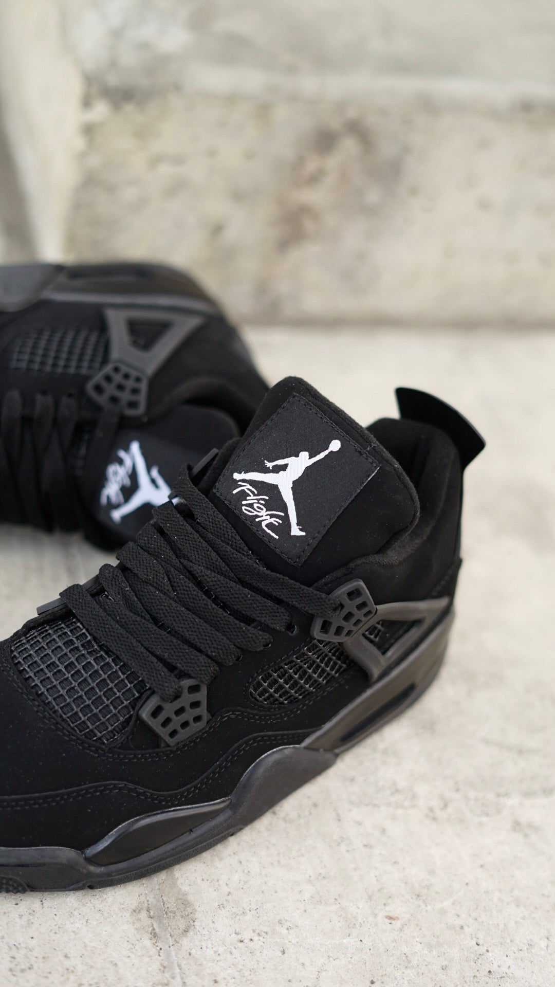 Jordan R4 black cat