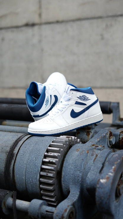 Jordan R1 mid blanca azul
