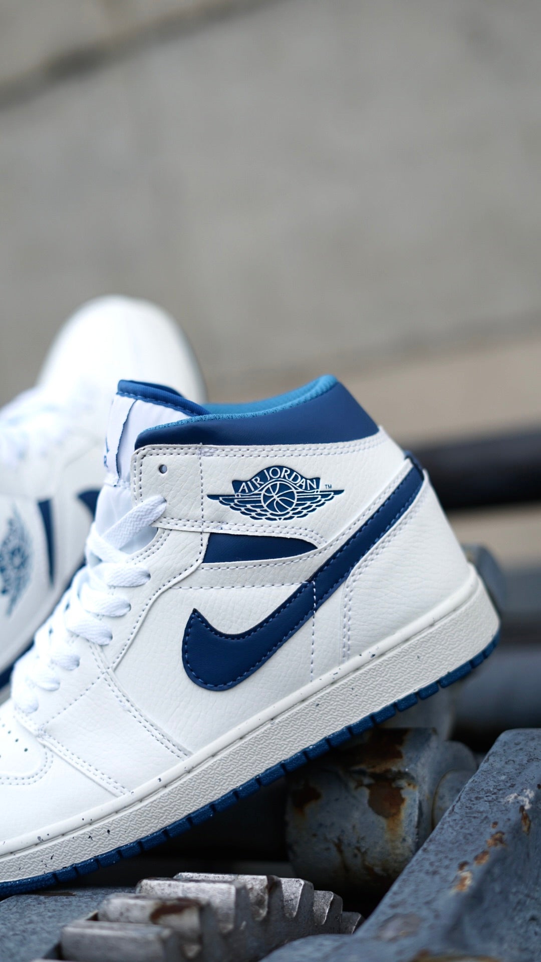 Jordan R1 mid blanca azul
