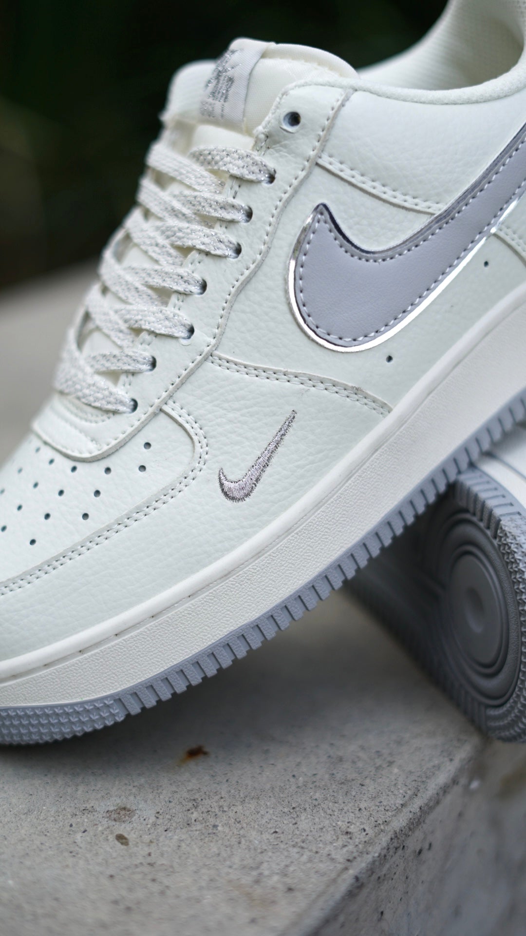 Nike force 1 low