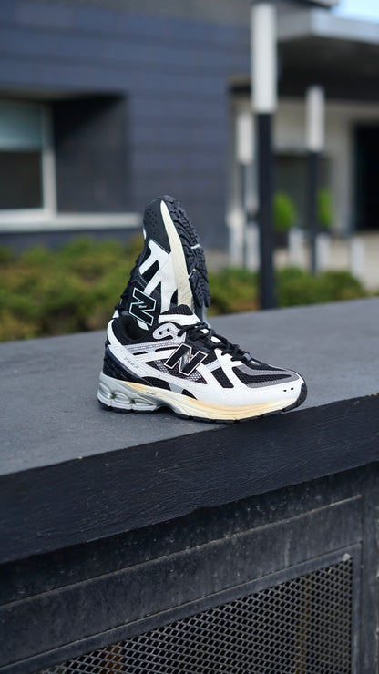 New balance 1906R blanco negro