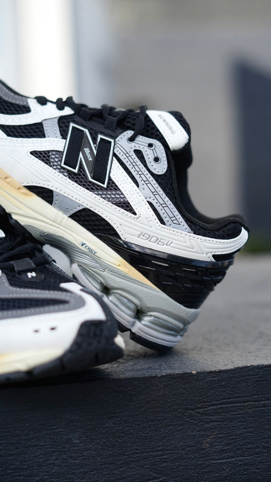 New balance 1906R blanco negro