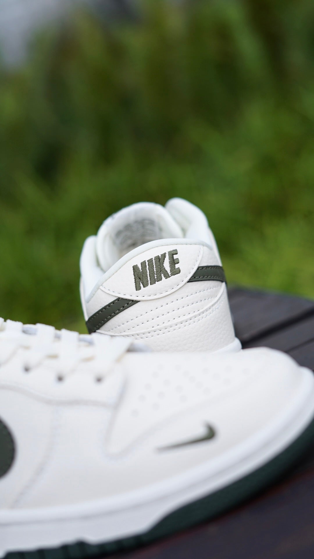 Nike Dunk Low Smiley Swoosh