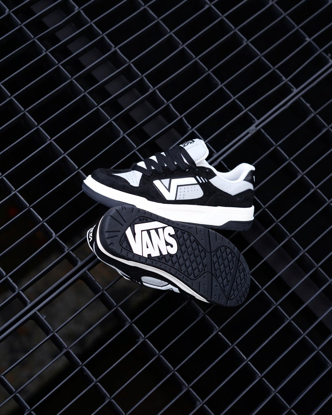 Vans Upland Blanco Negro