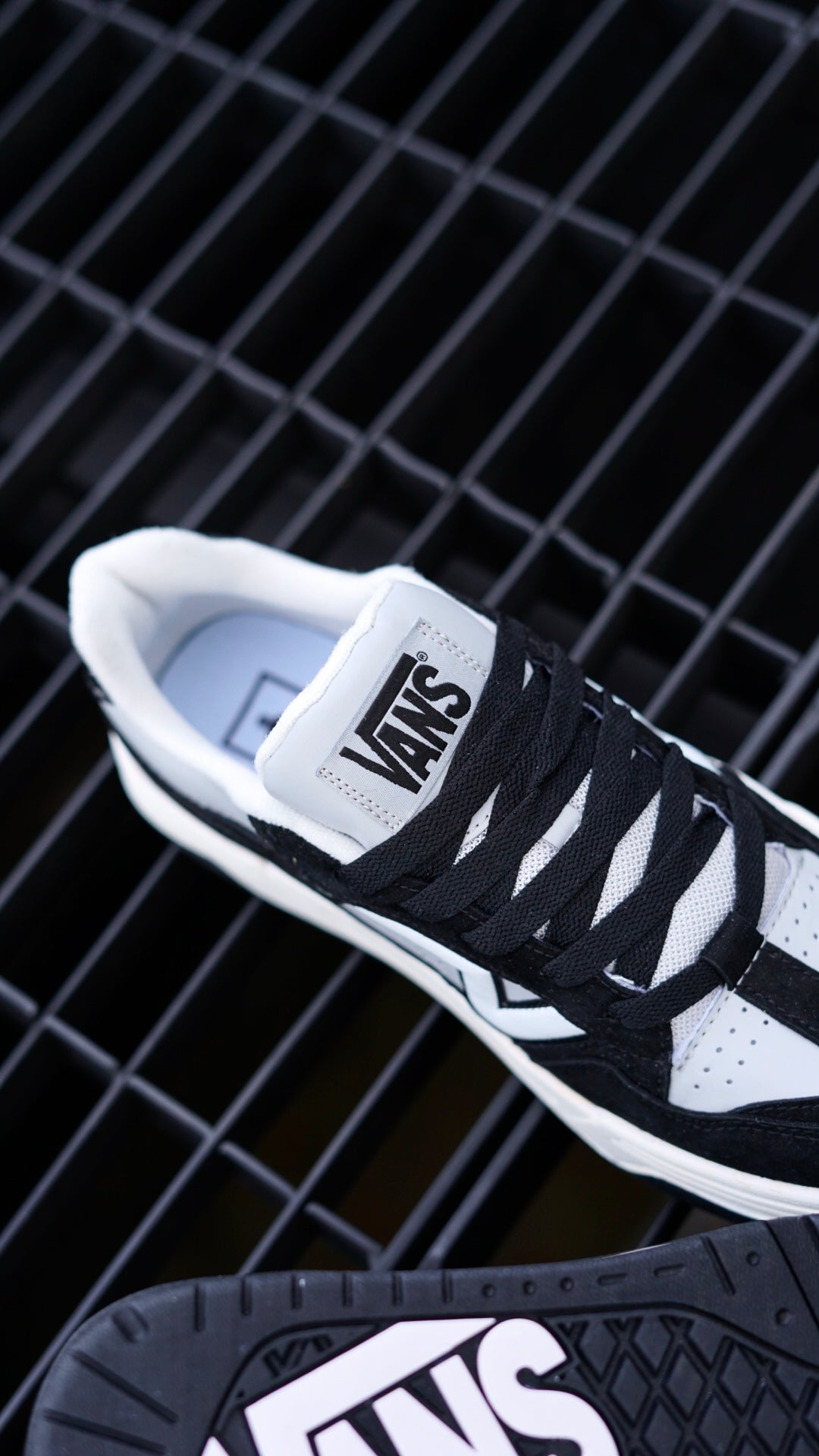 Vans Upland Blanco Negro