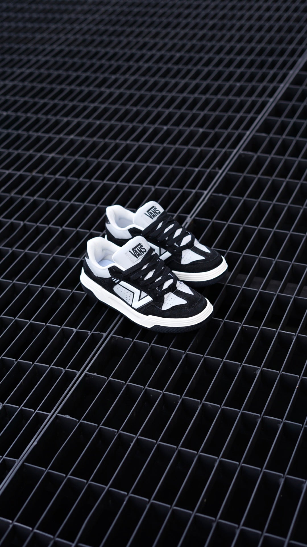 Vans Upland Blanco Negro