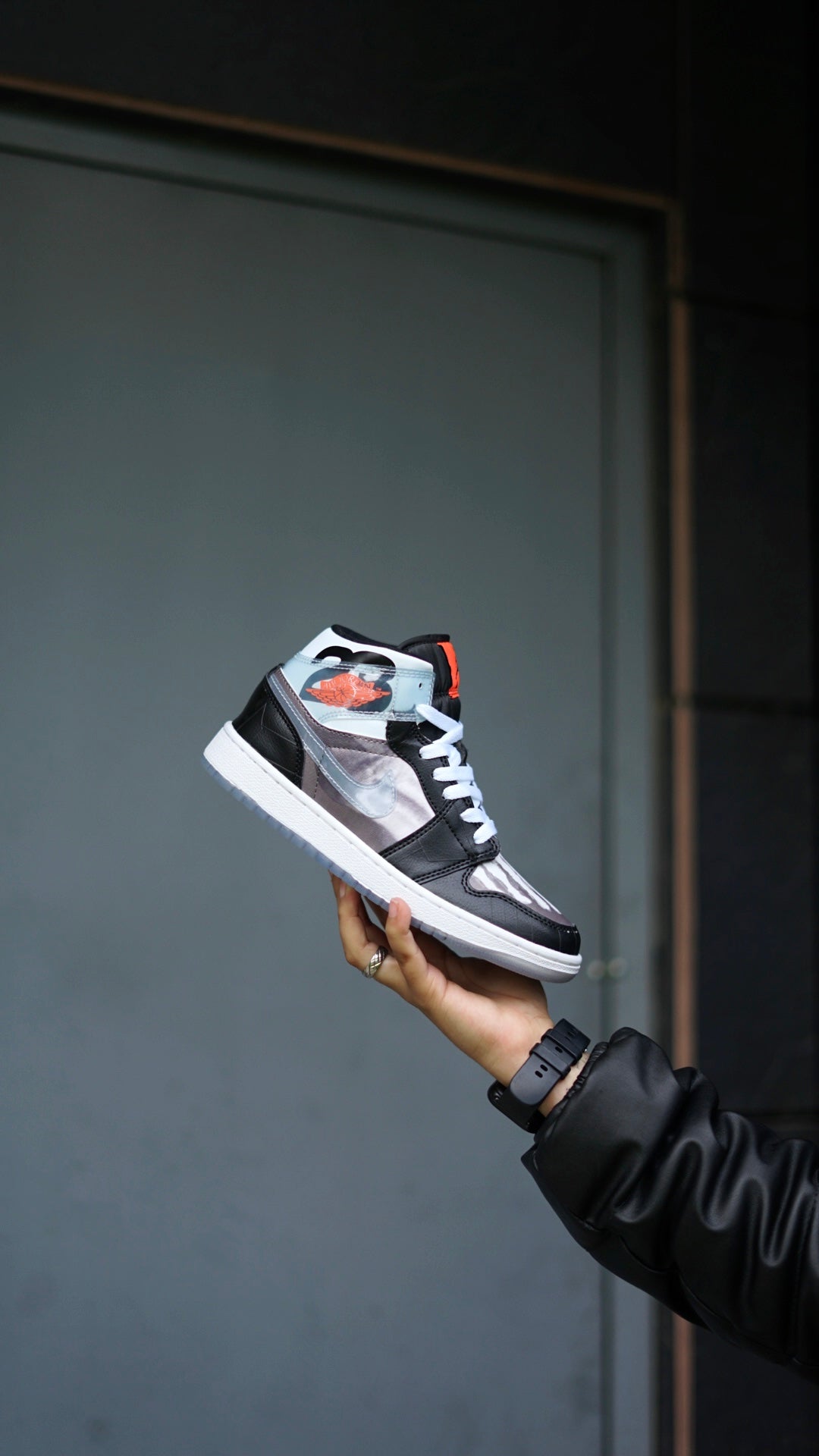 Jordan retro 1 mid ss x-ray