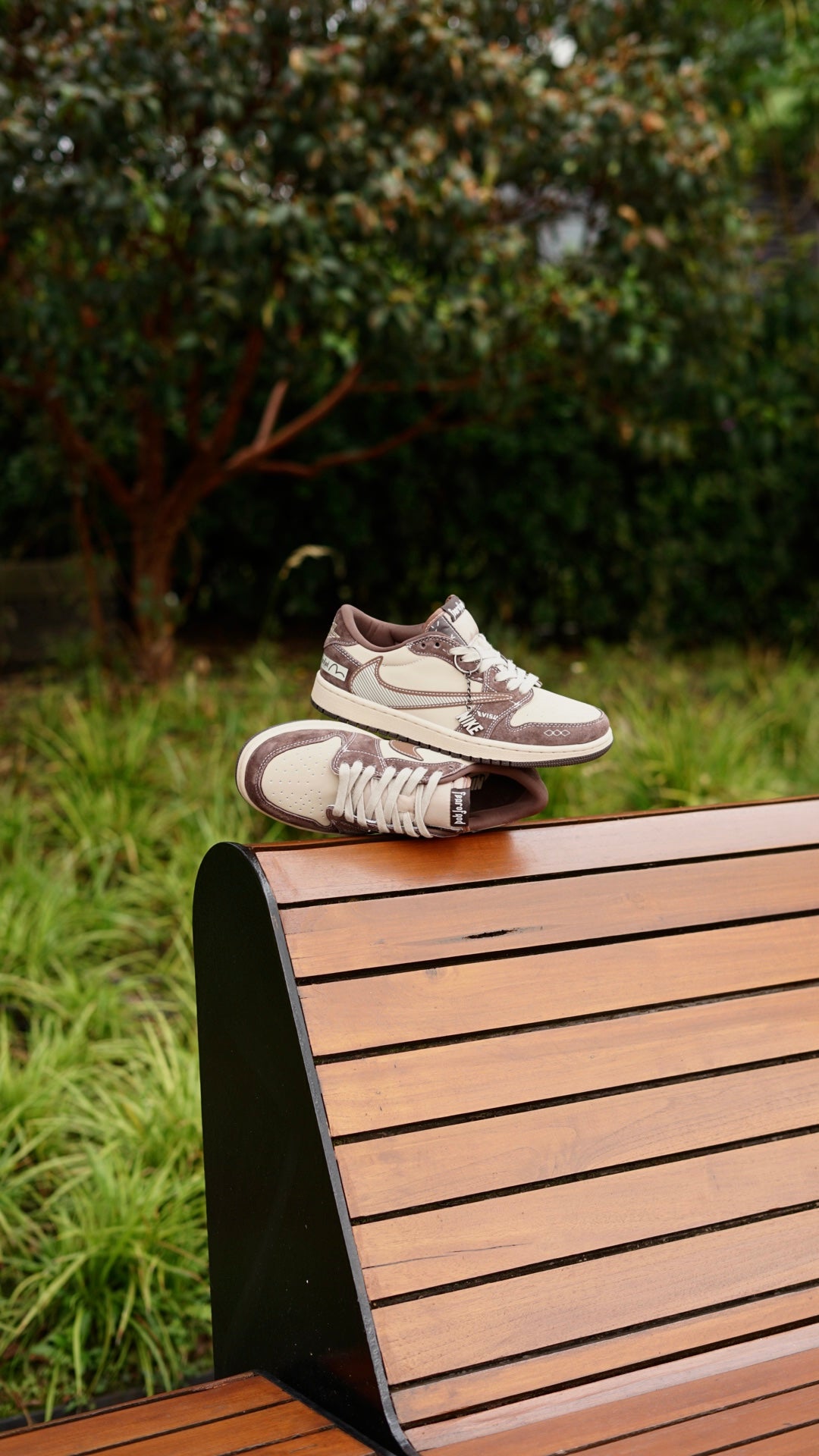 Air Jordan 1 Low x Travis Scott Reverse Mocha