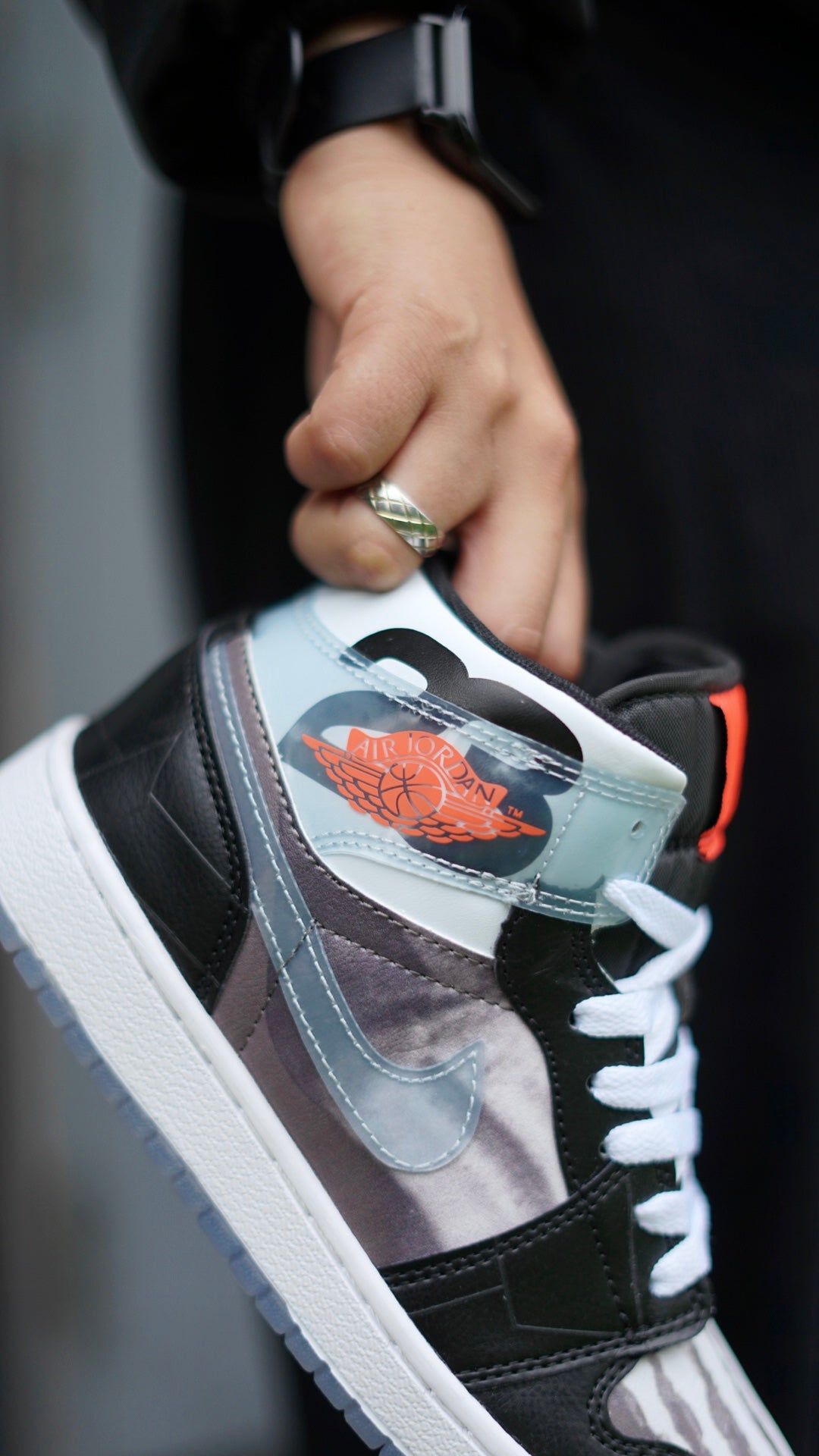 Jordan retro 1 mid ss x-ray