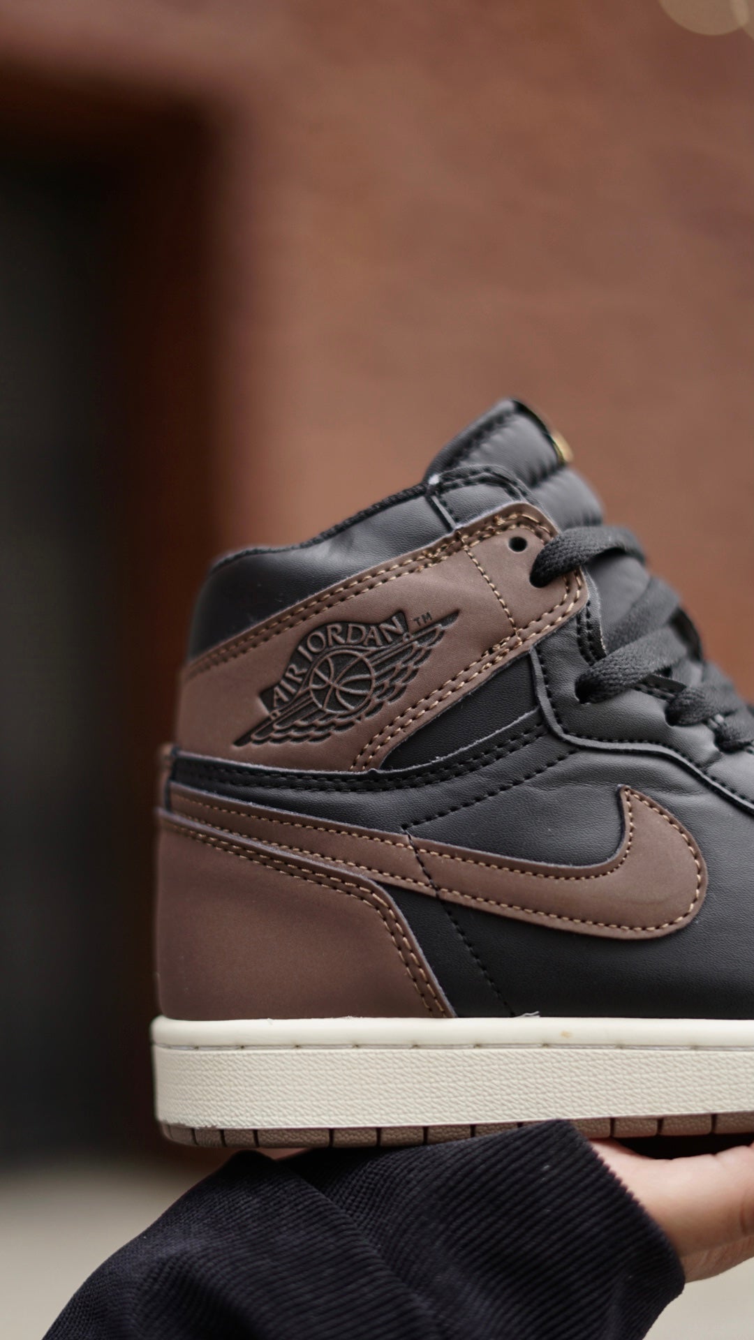 Air Jordan Retro 1 High Cafe-Negro