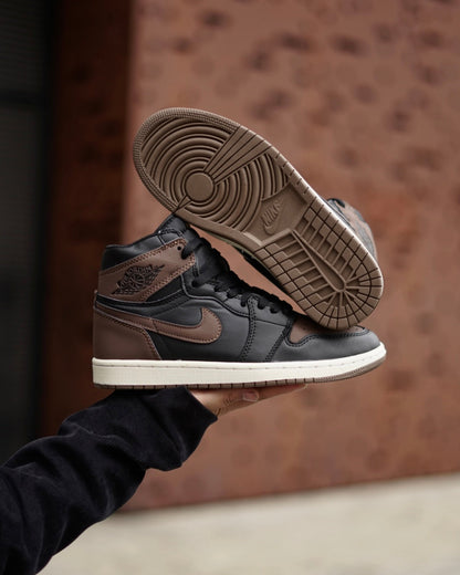 Air Jordan Retro 1 High Cafe-Negro