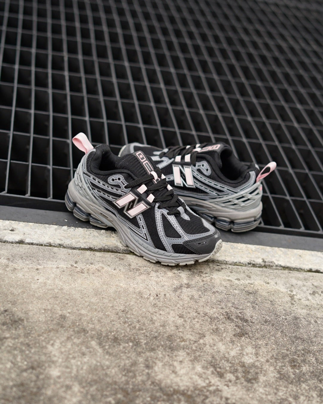 New Balance 1906R Black/Pink