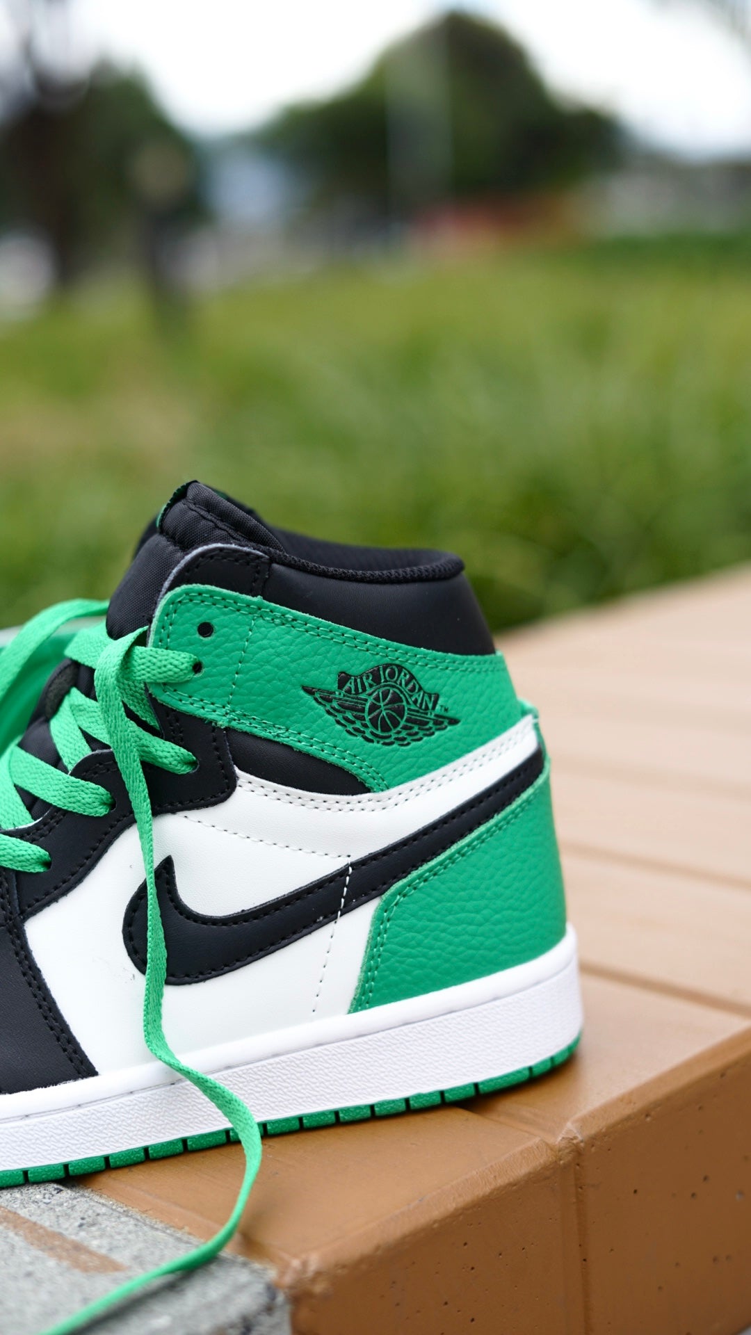 Jordan R1 high Og lucky green