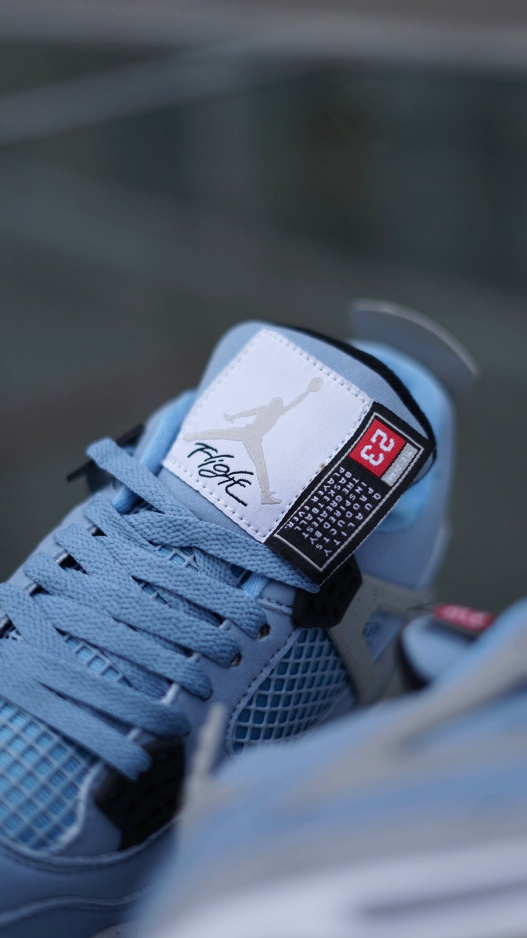 Air Jordan 4 Retro "University Blue"