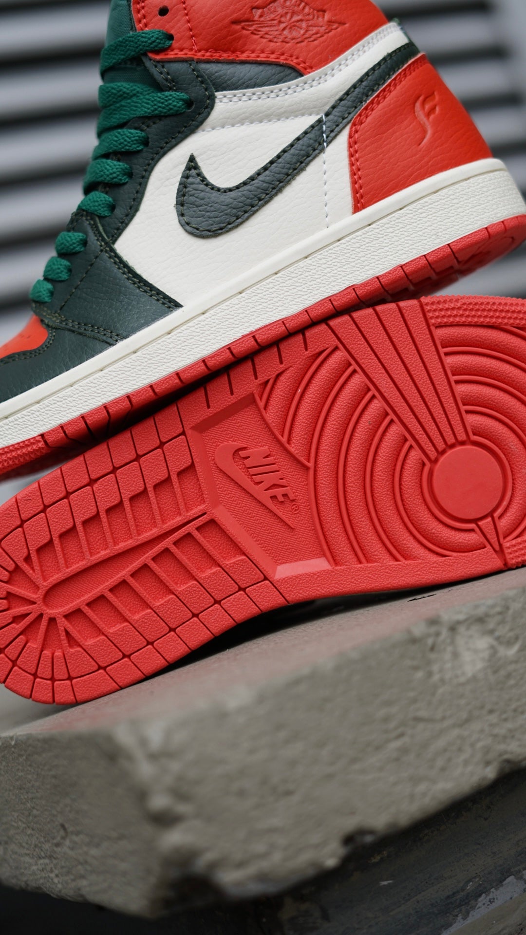 Jordan R1 higt solefly art basel