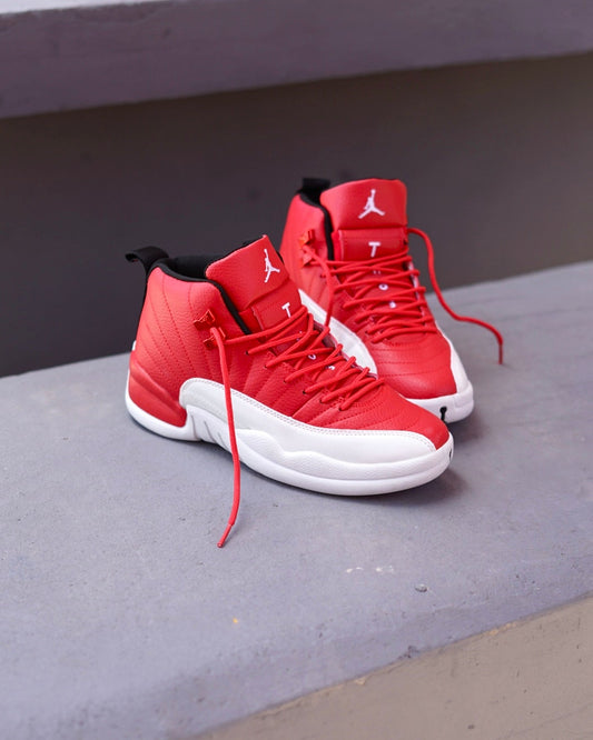 Jordan R11 roja blanca