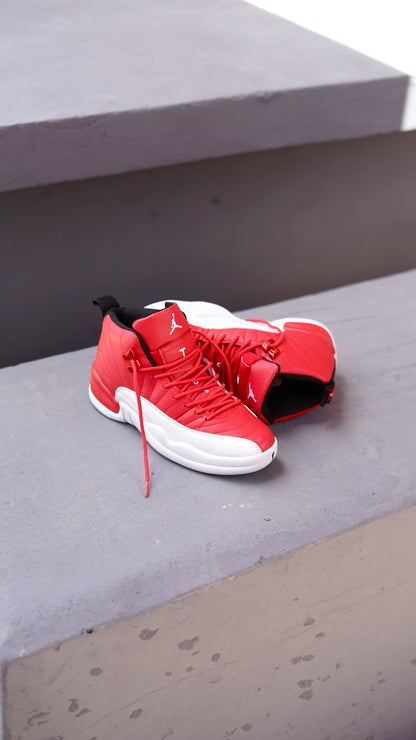 Jordan R11 roja blanca