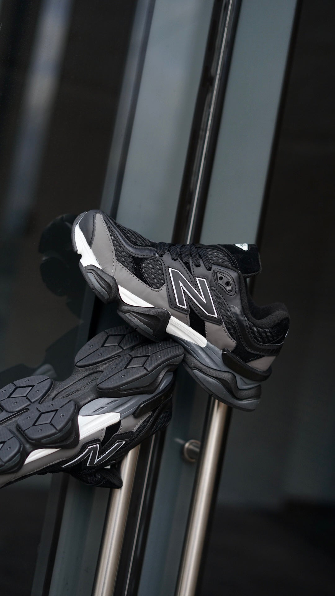 New Balance 9060 Negra