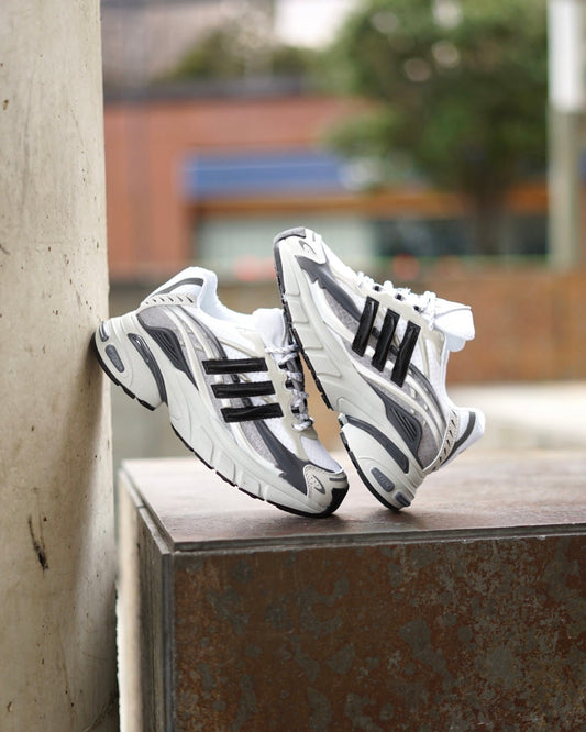 Adidas jellyfisch blanca gris