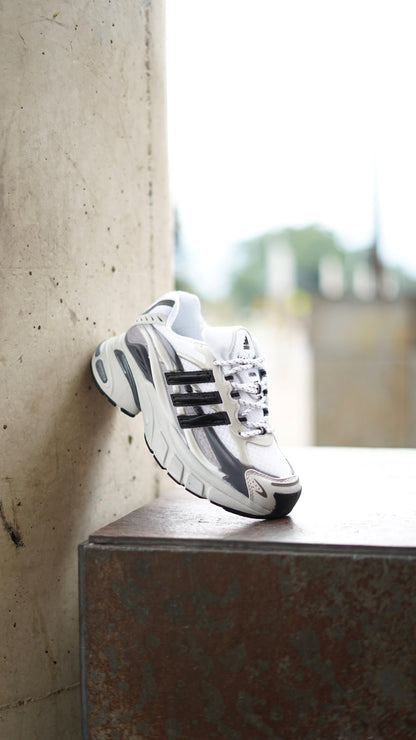 Adidas jellyfisch blanca gris