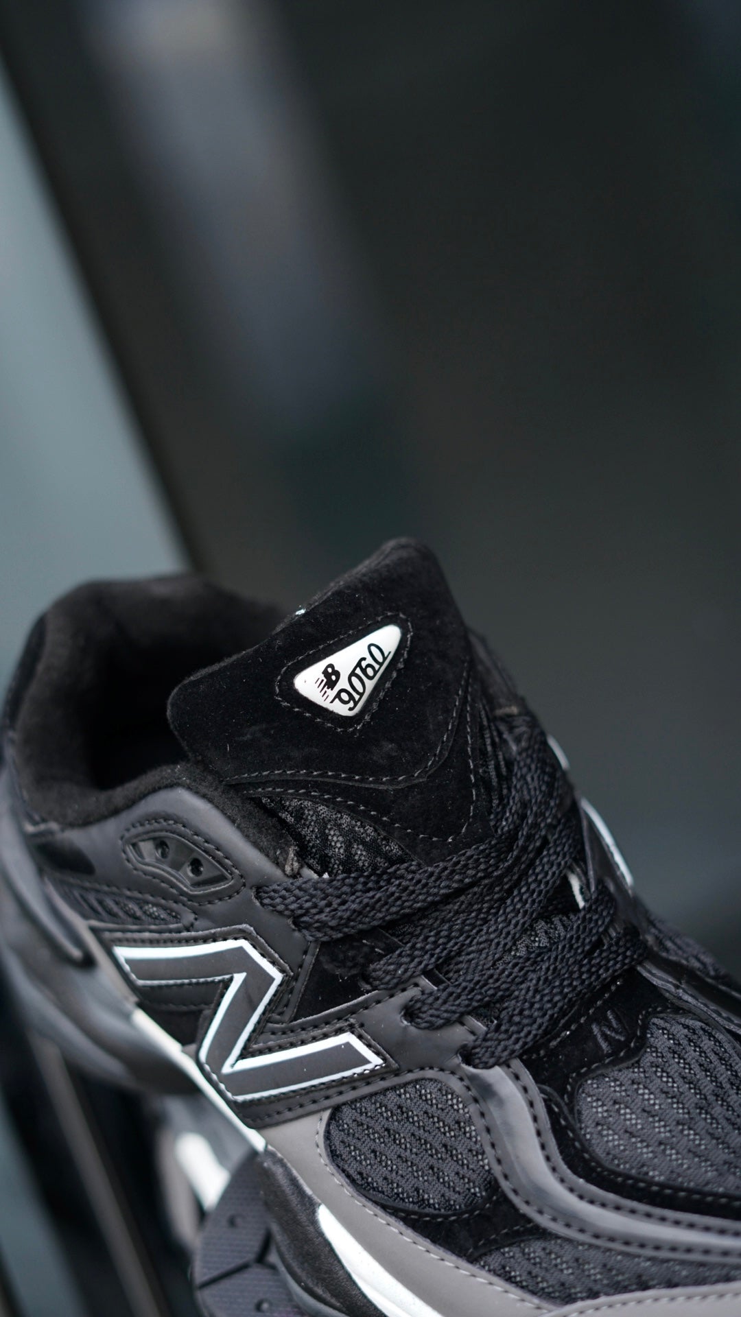 New Balance 9060 Negra