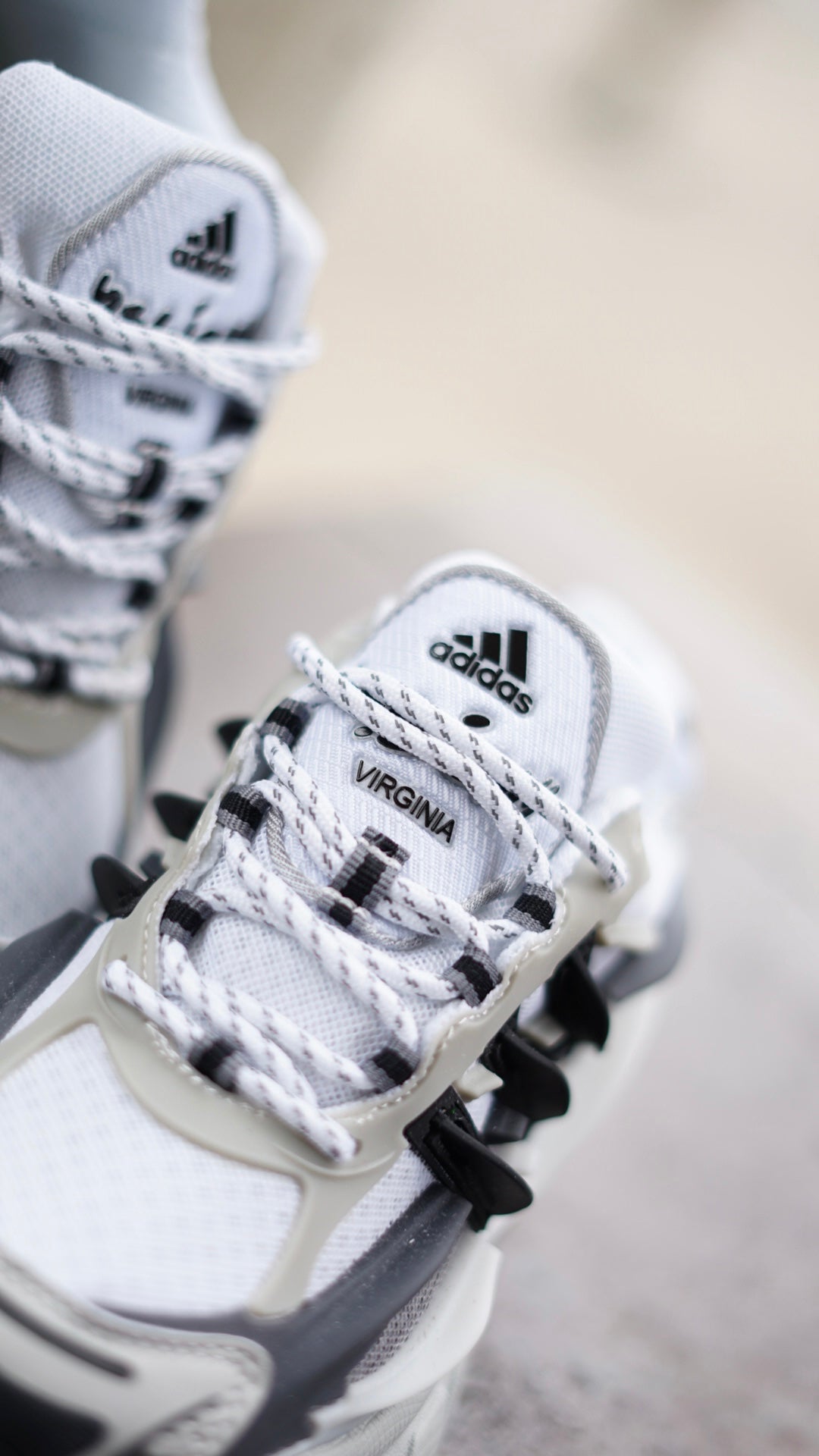 Adidas jellyfisch blanca gris