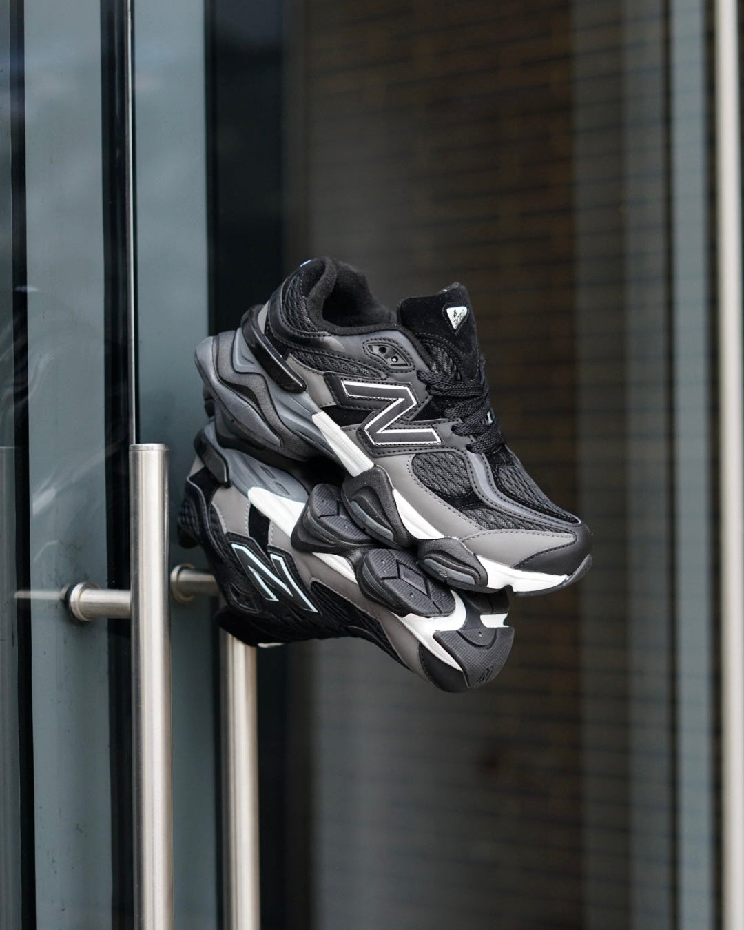 New Balance 9060 Negra