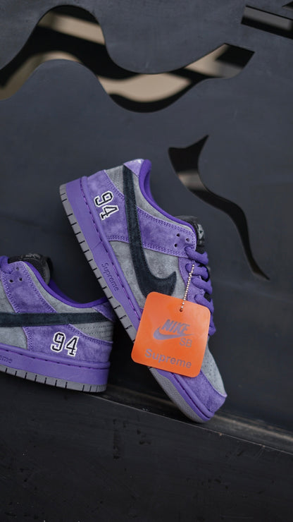 Nike sb dunk low supreme morado