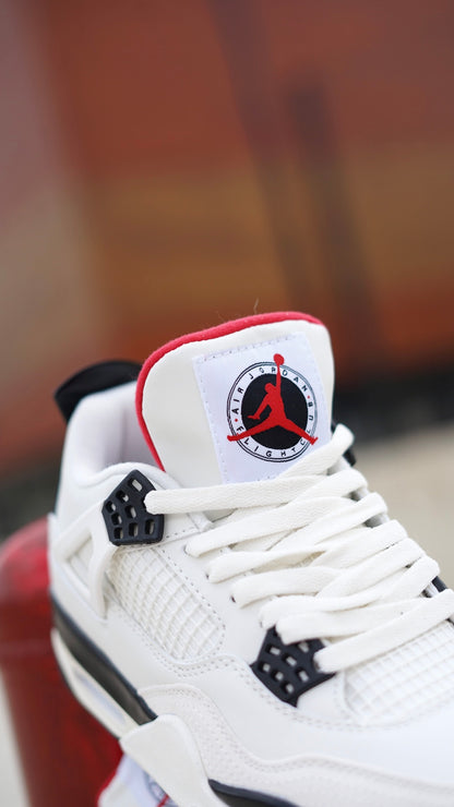 Jordan R4 blanca roja