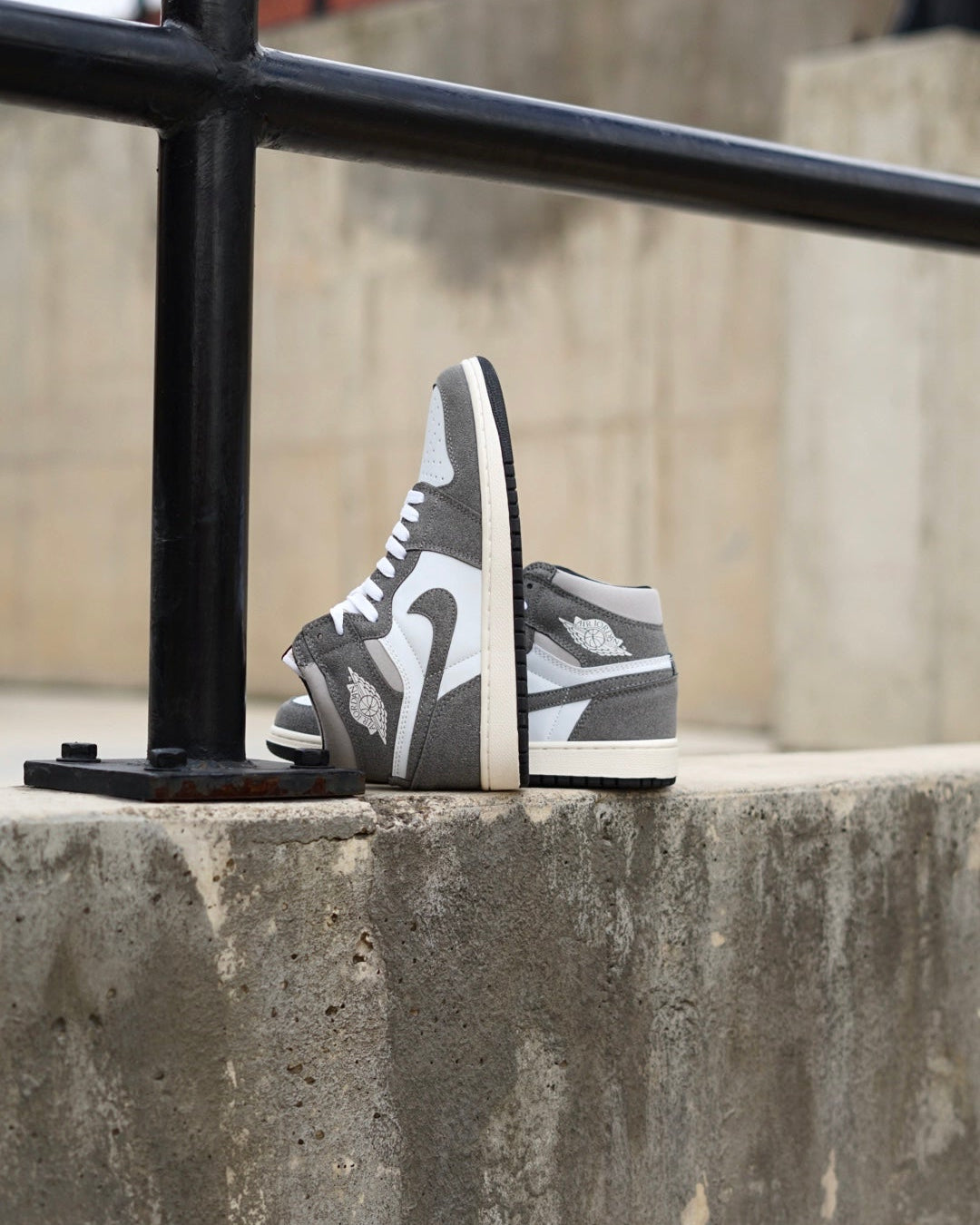 Jordan R1 gris
