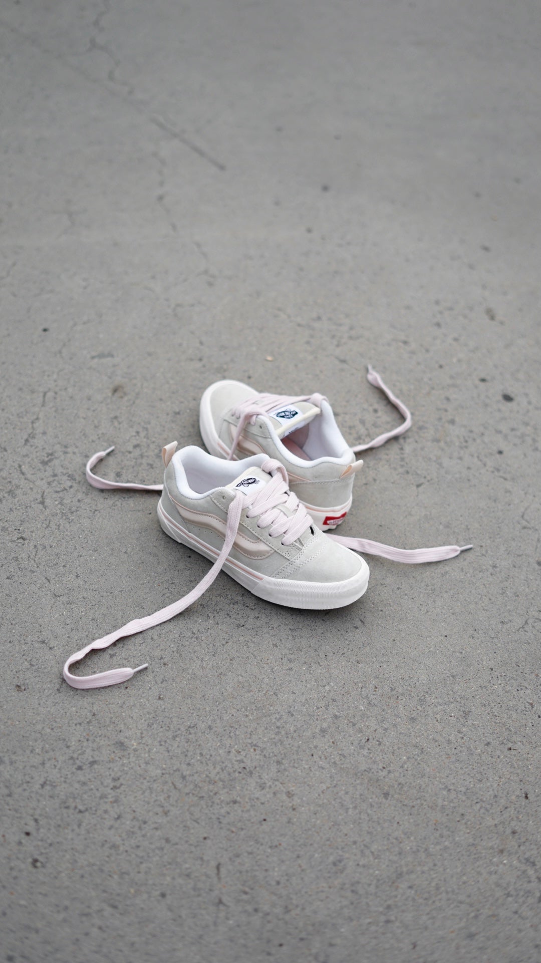 Vans knu skool gris rosa