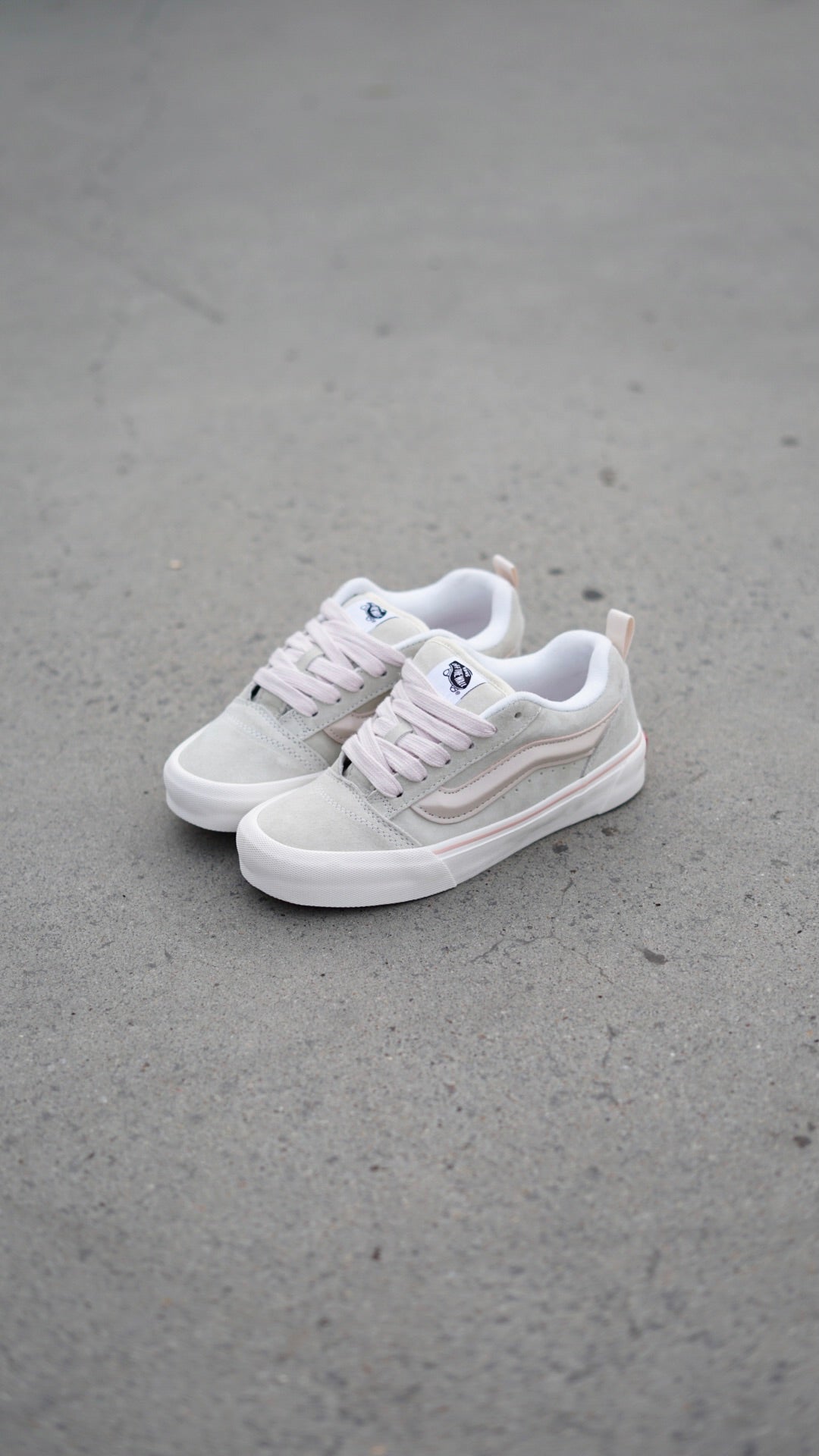 Vans knu skool gris rosa