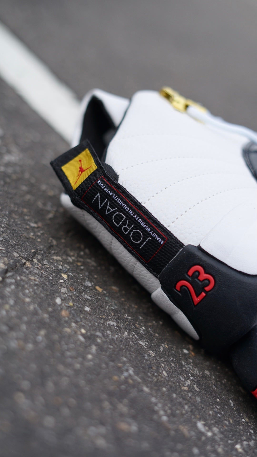 Jordan R12 blanco-negro