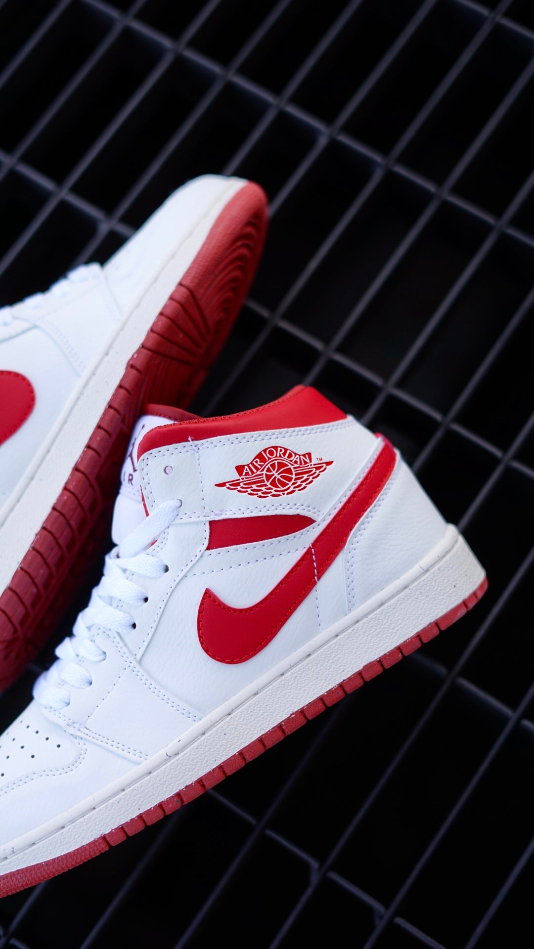 Jordan R1 high roja-blanco