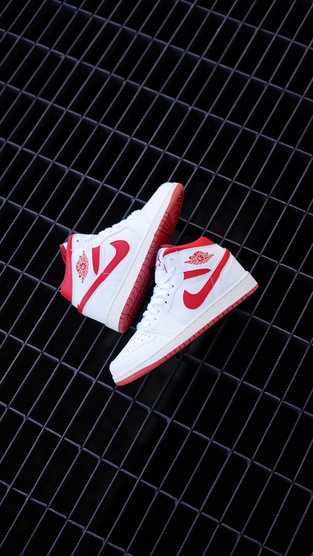 Jordan R1 high roja-blanco