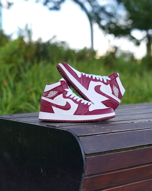 Jordan R1 high vinotinto