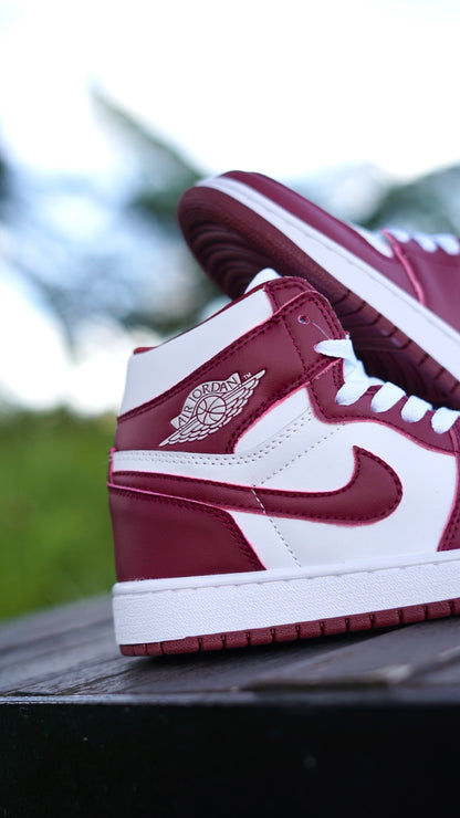 Jordan R1 high vinotinto