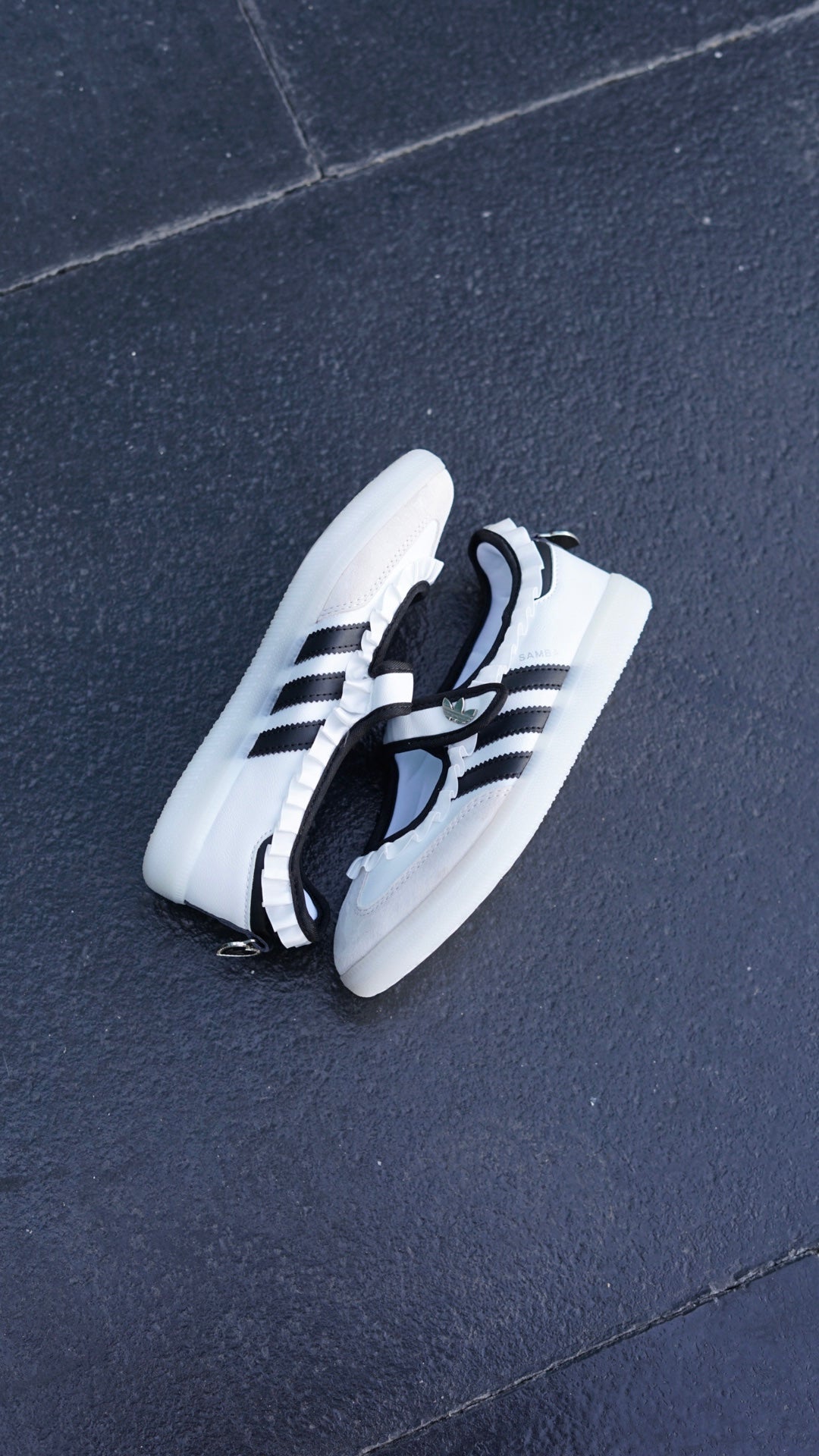 Adidas Ballerina blanca negra