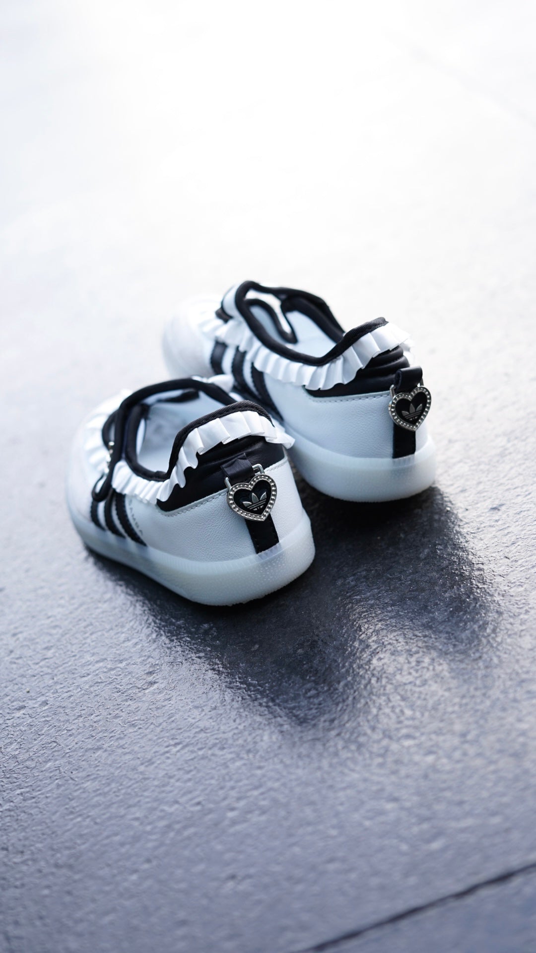 Adidas Ballerina blanca negra