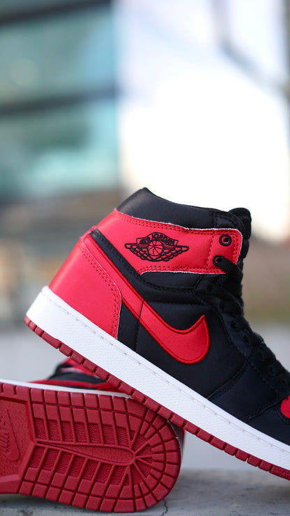 Jordan R1 satinada
