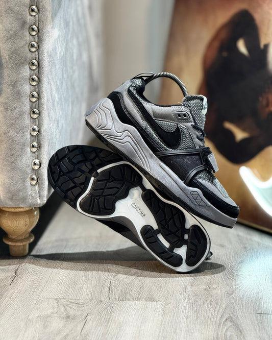 Nike Cact Us