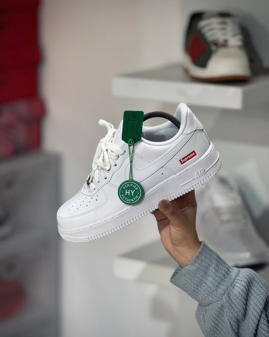 Air Force 1 x Supreme Blanca