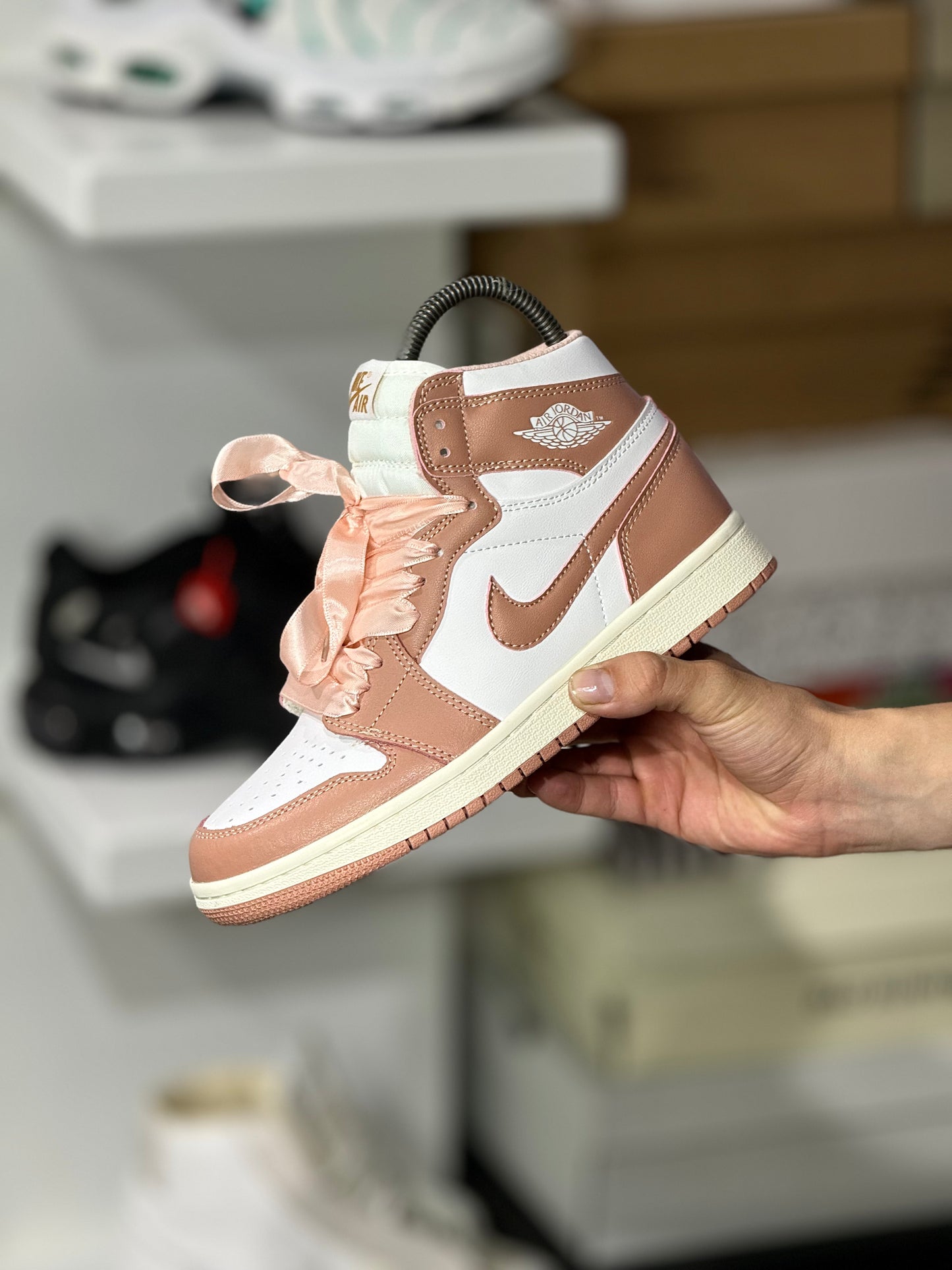 Air Jordan Retro 1 High Bronce