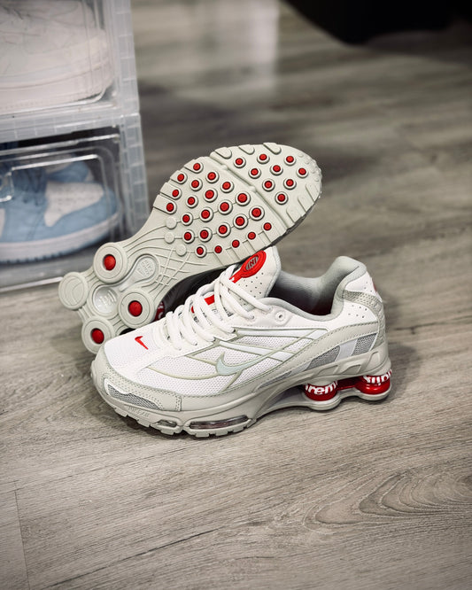Nike shox supreme blanco
