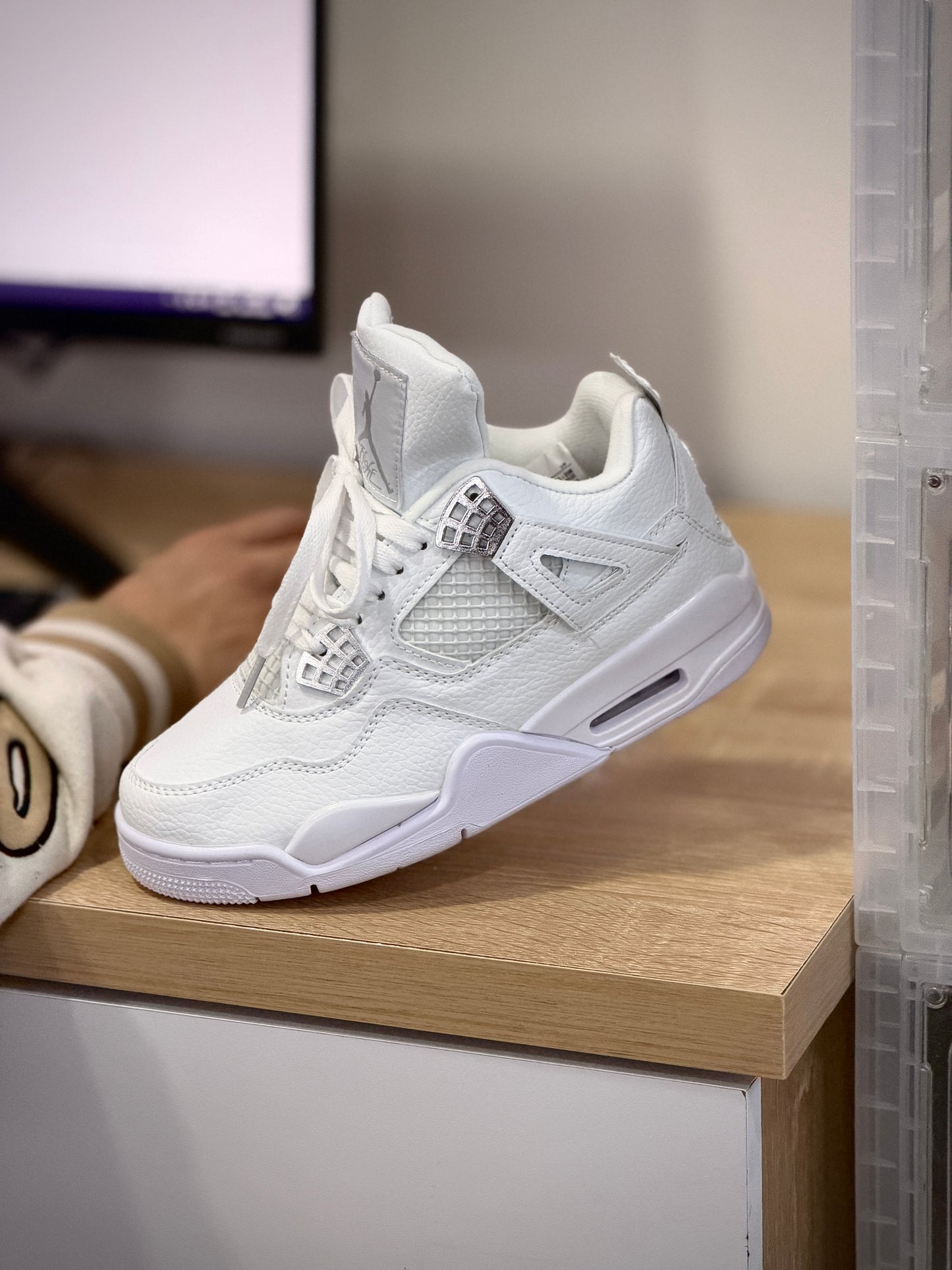 Jordan retro 4 blanca plateada
