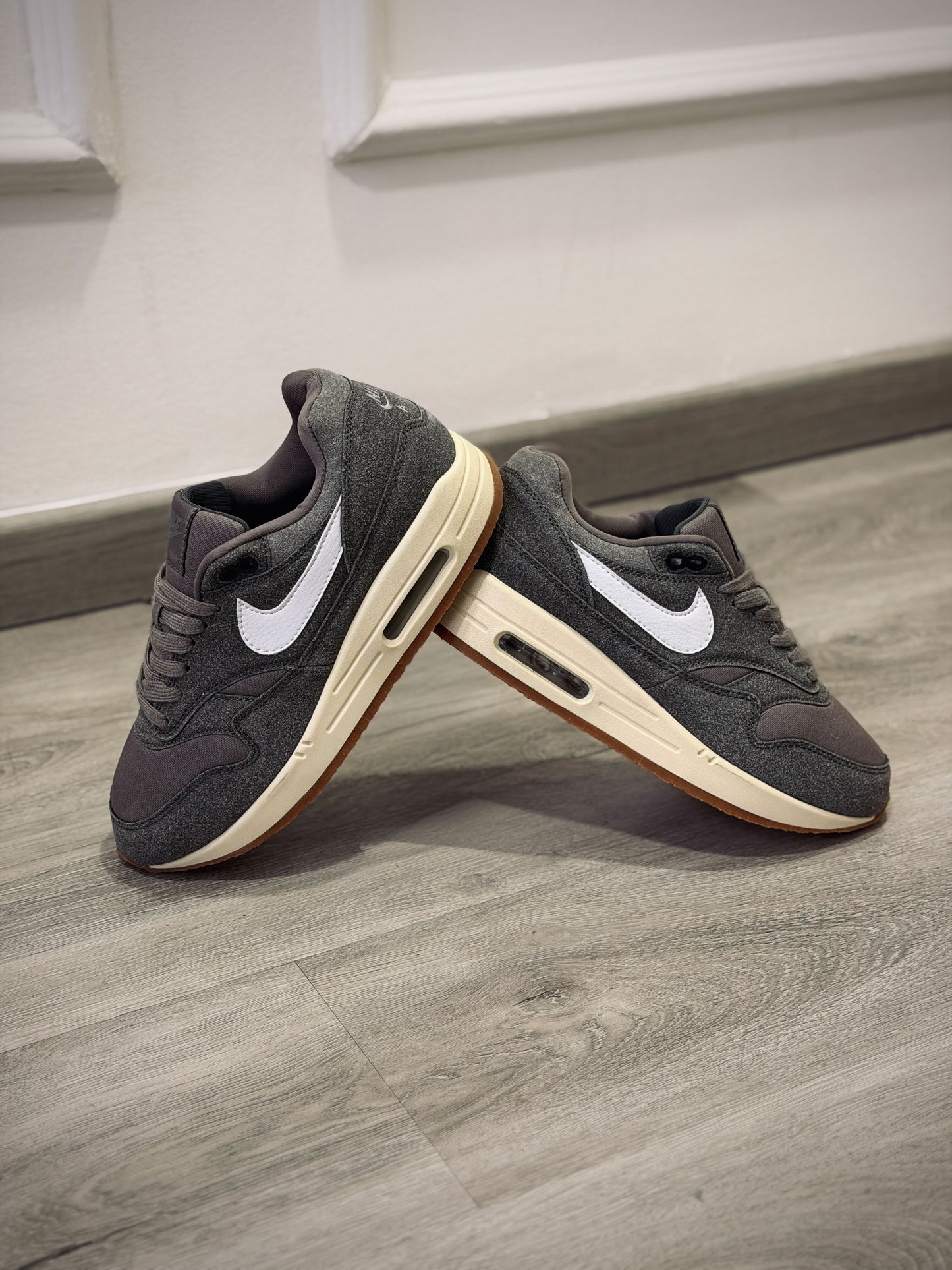 Air max 1 PRM crepe soft grey