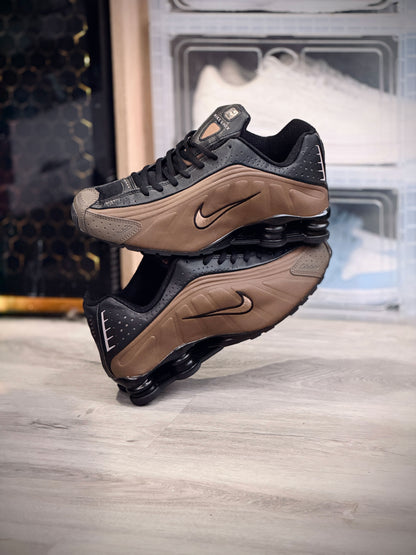 Nike shox cafe