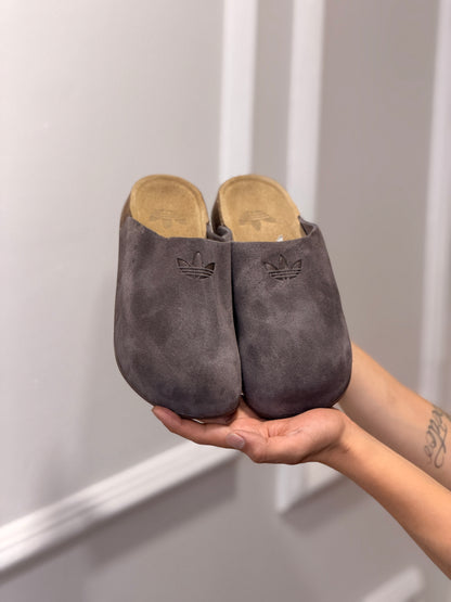 Adidas  mula adimule cafe