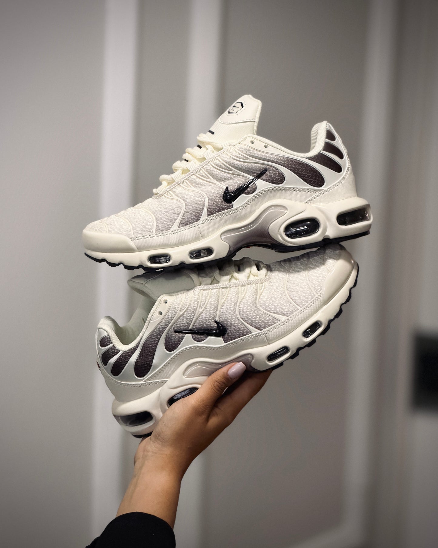 Nike tn ligth orewood brown y soft pearl